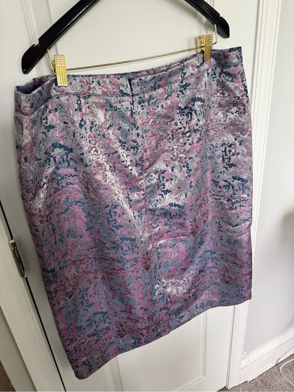 Metallic Pink Patterned Pencil Skirt - Picture 2 of 6